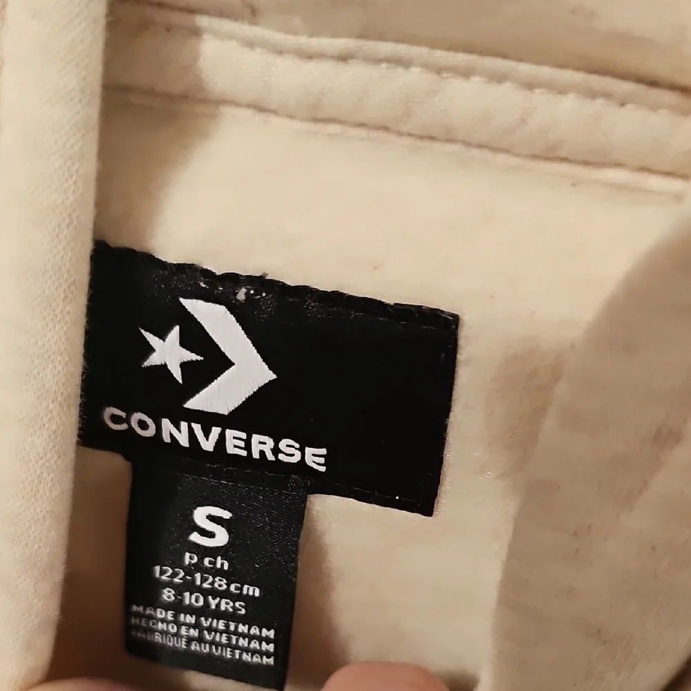 Converse NWT  Beige Hoodie with Star Logo Size Small